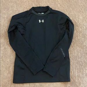 Under Armour fitted black long sleeve - YXL